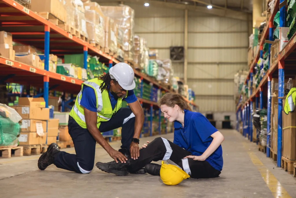 Slip and fall accidents according to UK law: Workspaces vs public